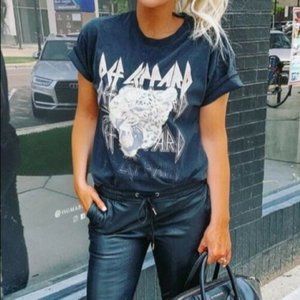 Def Leppard Boyfriend Tee Shirt Womens Size Small